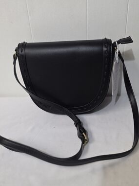 Metro Muse Vegan Faux Leather Classic Black Crossbody Saddle Bag